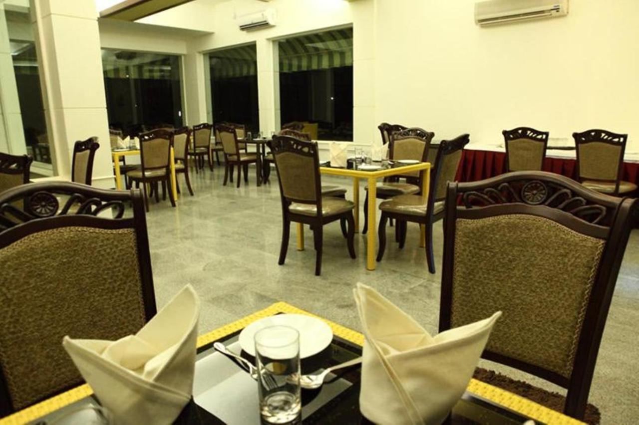 Esthell Village Resort Махабалипурам Екстериор снимка